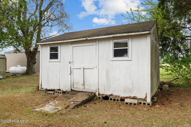 $194,000 | 2042 Pinetops-Crisp Road, Pinetops, NC 27864