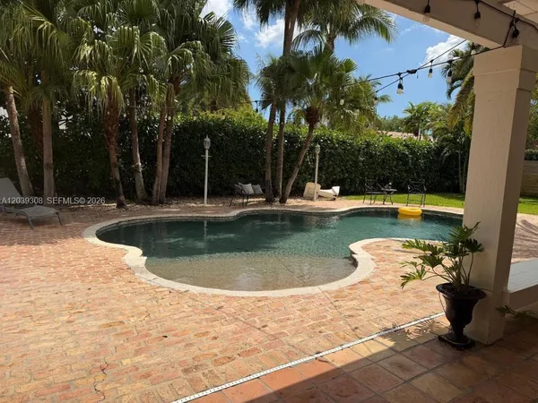 $1,800,000 | 11521 Southwest 98th Court, Miami, FL 33176
