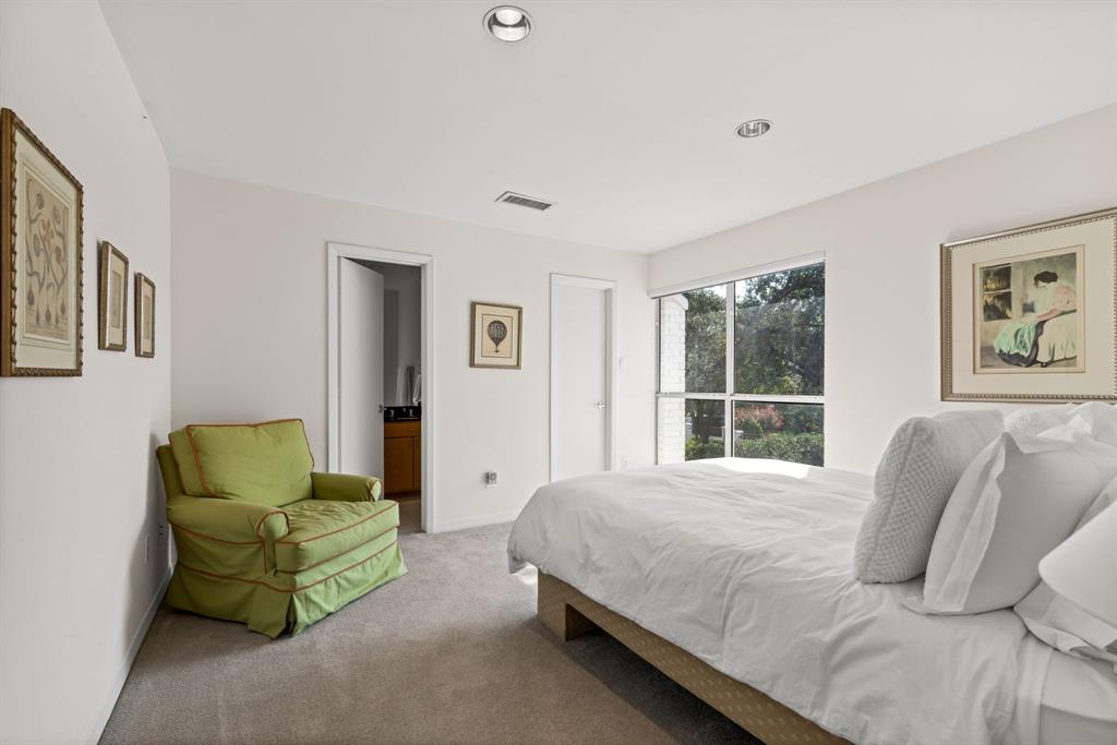 6018 Rose Grove Court Dallas, TX 75248 - Photo 20 of 40