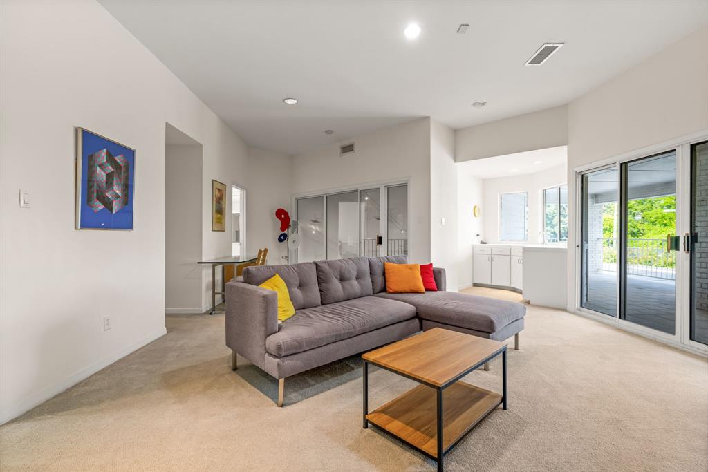 6018 Rose Grove Court Dallas, TX 75248 - Photo 22 of 40