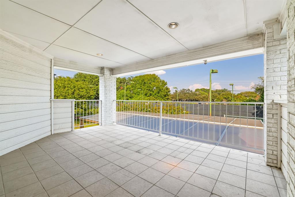 6018 Rose Grove Court Dallas, TX 75248 - Photo 24 of 40