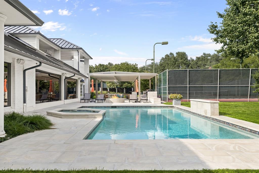 6018 Rose Grove Court Dallas, TX 75248 - Photo 34 of 40