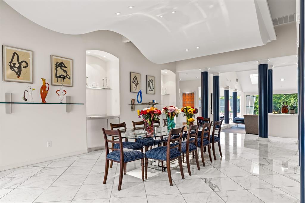 6018 Rose Grove Court Dallas, TX 75248 - Photo 4 of 40