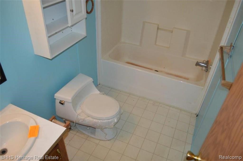 8870 Bath Road Byron, MI 48418 - Photo 16 of 21