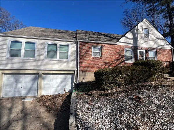 $1,600 | 1 Lakeview Drive, Ferguson, MO 63135
