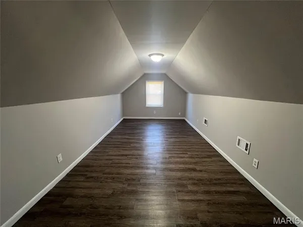 $1,600 | 1 Lakeview Drive, Ferguson, MO 63135