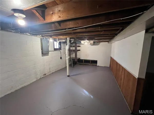 $1,600 | 1 Lakeview Drive, Ferguson, MO 63135