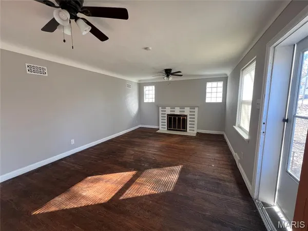 $1,600 | 1 Lakeview Drive, Ferguson, MO 63135