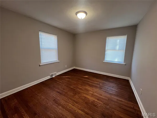 $1,600 | 1 Lakeview Drive, Ferguson, MO 63135