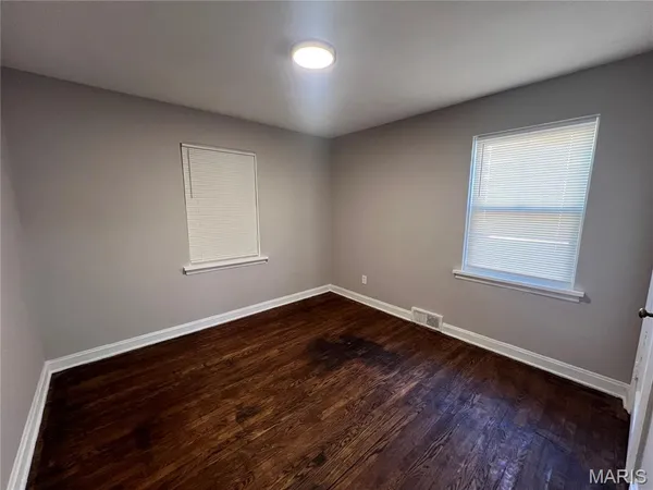 $1,600 | 1 Lakeview Drive, Ferguson, MO 63135