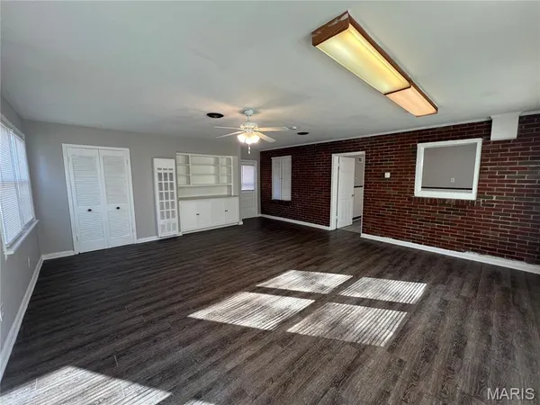 $1,600 | 1 Lakeview Drive, Ferguson, MO 63135