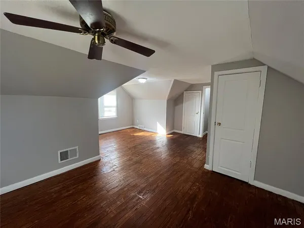 $1,600 | 1 Lakeview Drive, Ferguson, MO 63135