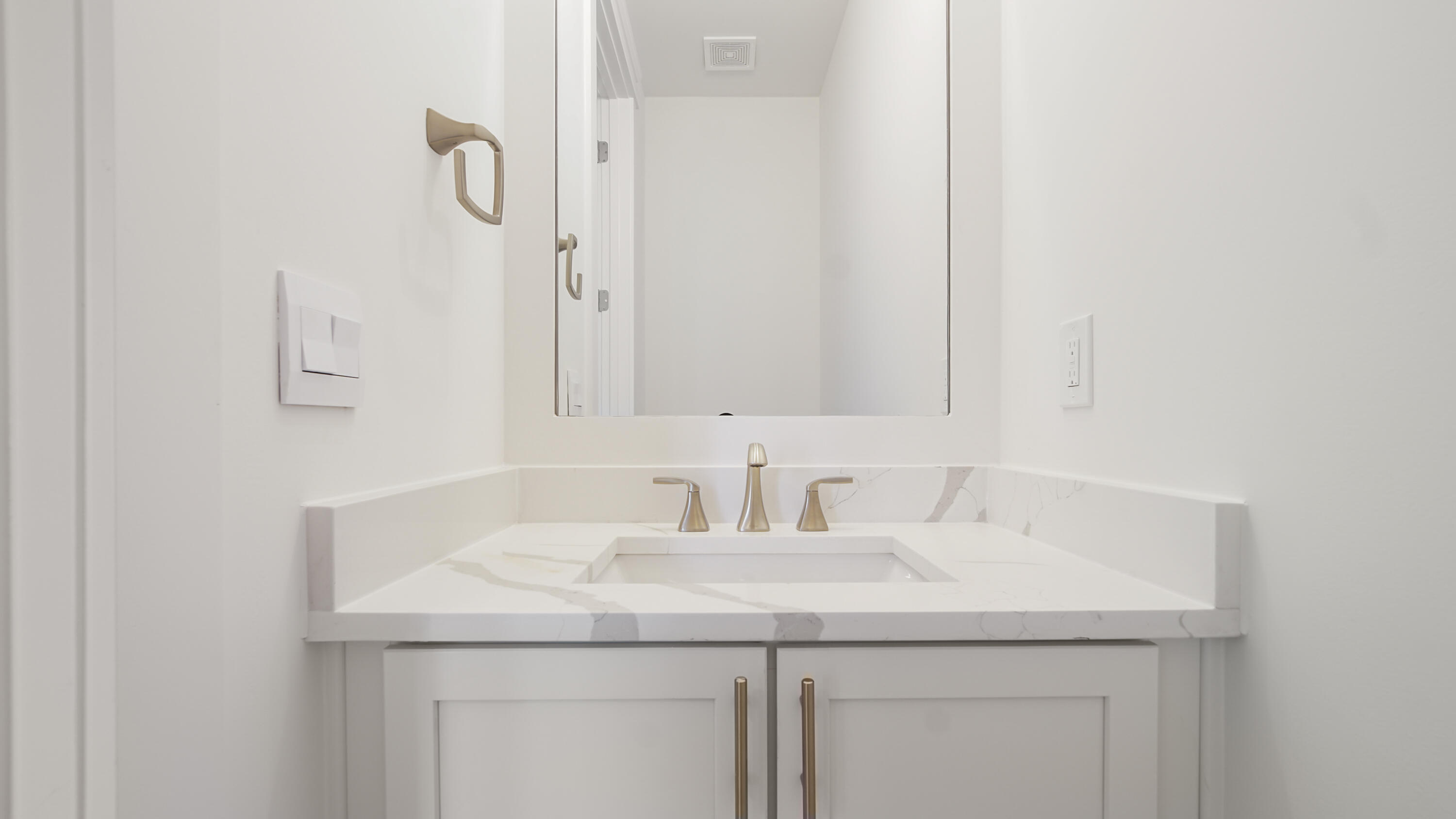 25 Ashwood Drive Santa Rosa Beach, FL 32459 - Photo 29 of 54 a bathroom with a sink and a mirror