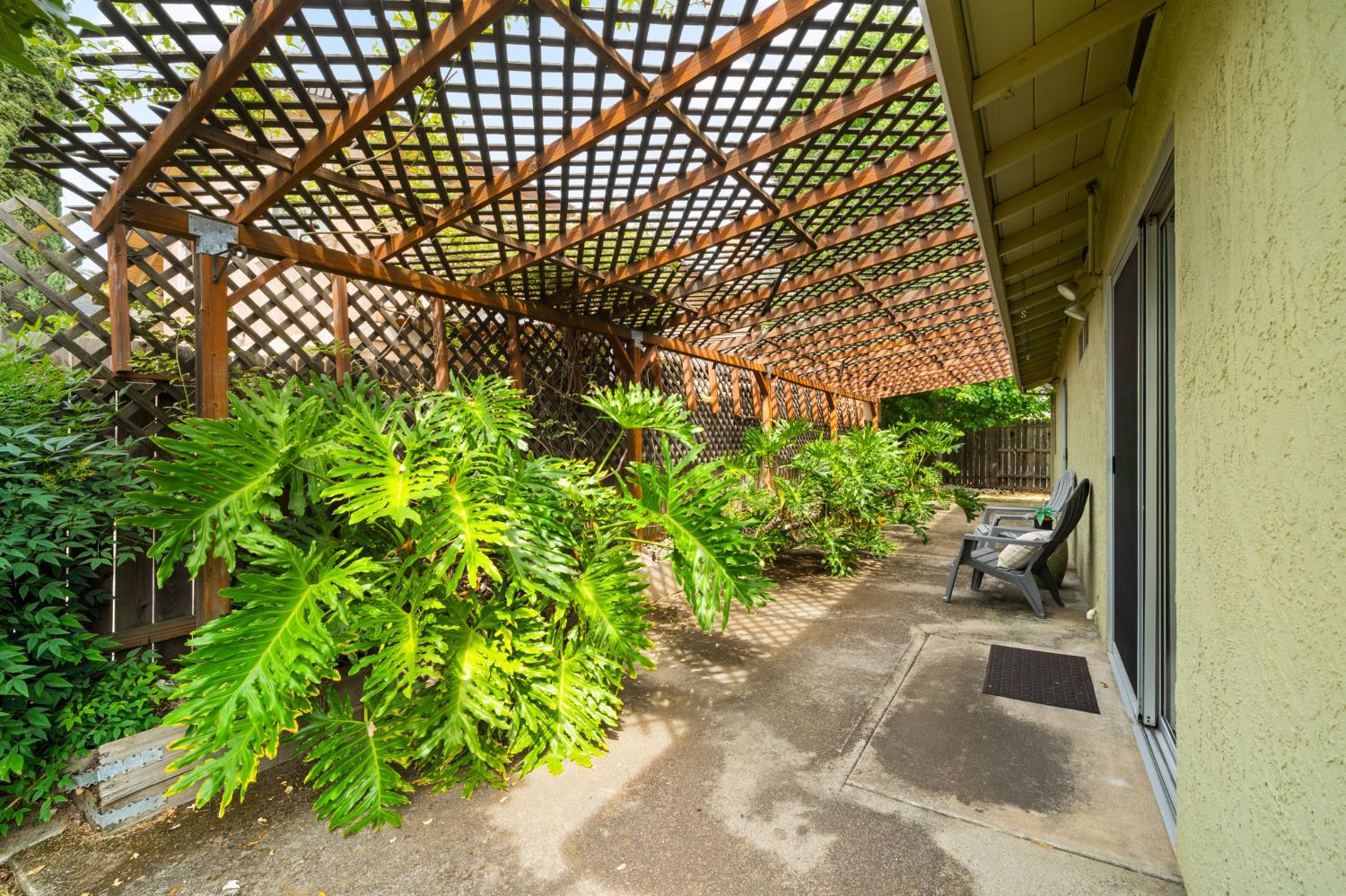 6930 Cobblestone Way Citrus Heights, CA 95621 - Photo 39 of 53 Back Patio