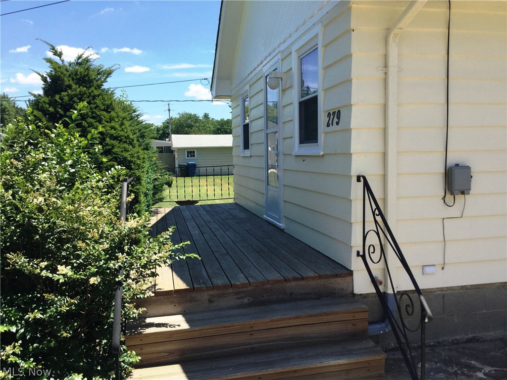 279 Nobottom Road Berea, OH 44017 - Photo 2 of 27 Gallery Image 2