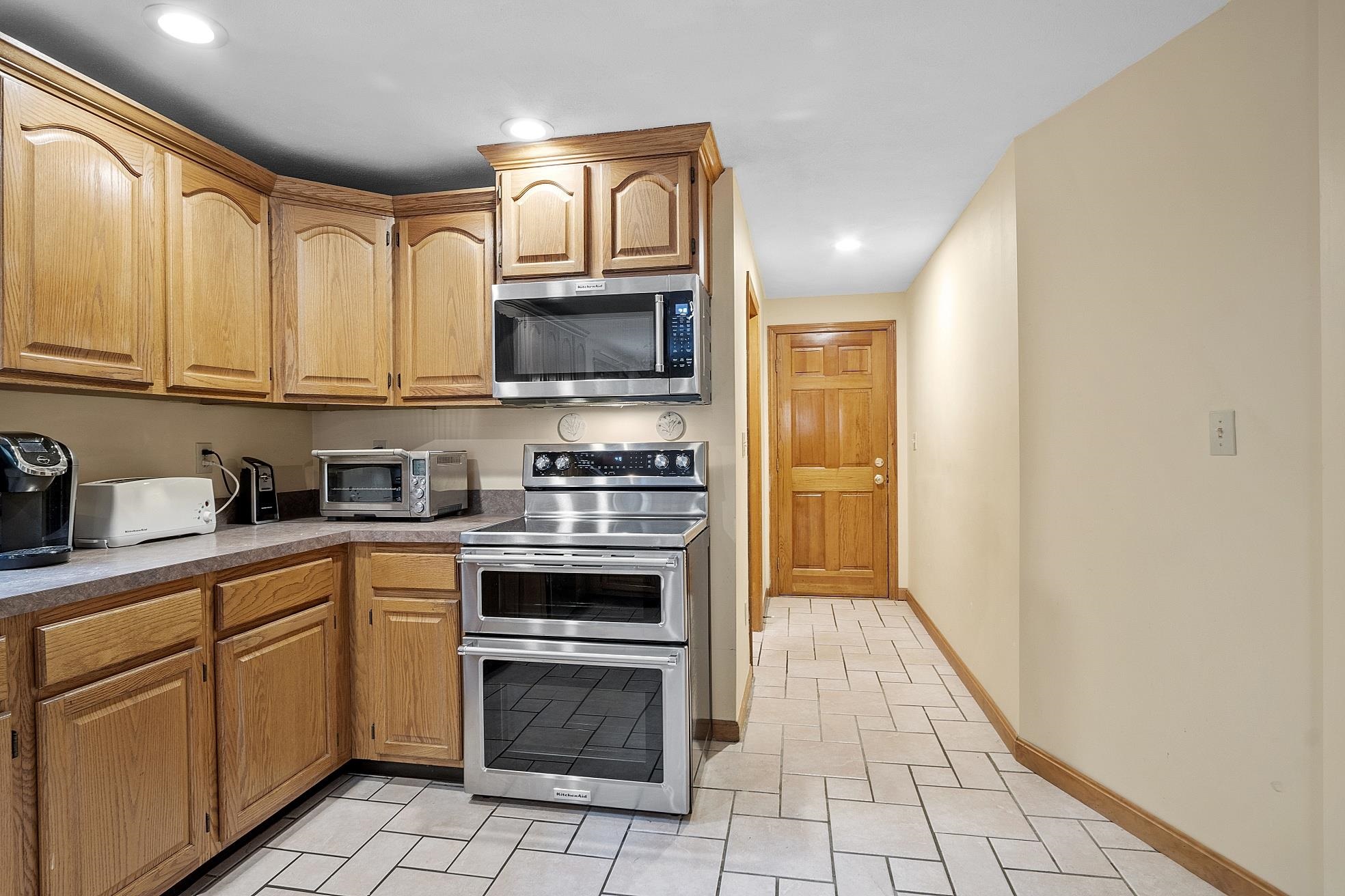 16 Shephard Road Pelham, NH 03076 - Photo 8 of 48 Gallery Image 8