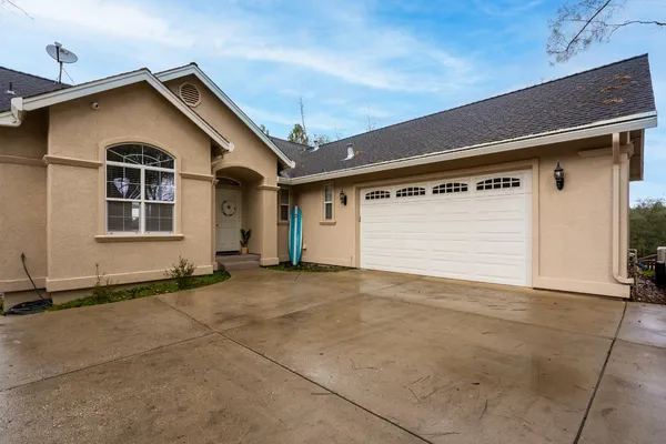 $3,800 | 22957 Sunset Ridge Drive, Auburn, CA 95602