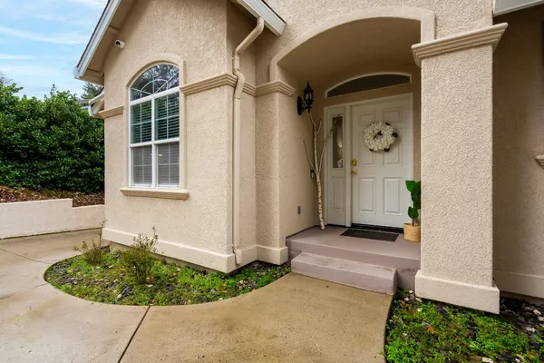 $3,800 | 22957 Sunset Ridge Drive, Auburn, CA 95602