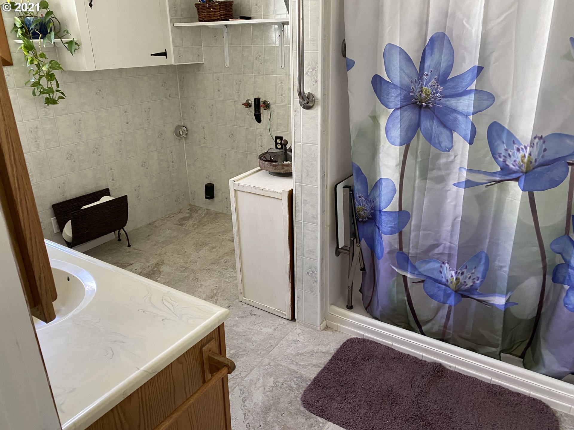 1515 Southwest Frazer Avenue Pendleton, OR 97801 - Photo 7 of 11 a view of bathroom