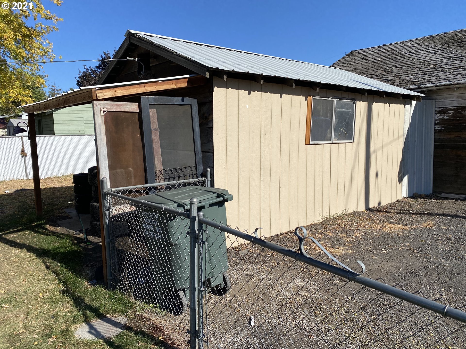 1515 Southwest Frazer Avenue Pendleton, OR 97801 - Photo 10 of 11 a front view of a house