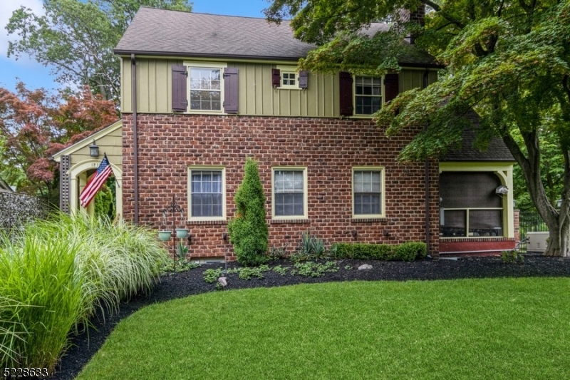 1209 Lakeview Terrace, Plainfield, NJ 07060 Compass