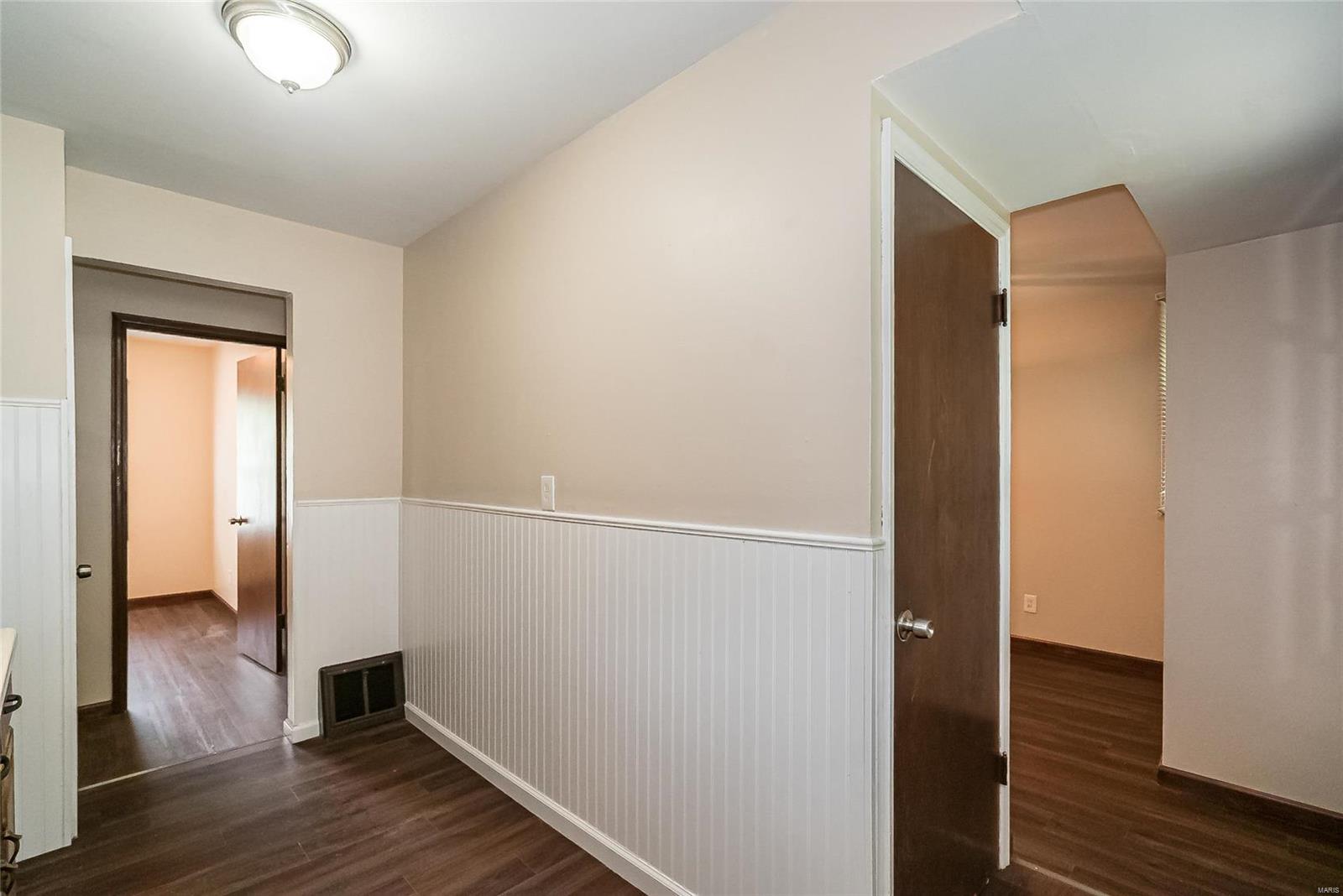 108 Cameron Road St. Louis, MO 63137 - Photo 14 of 35