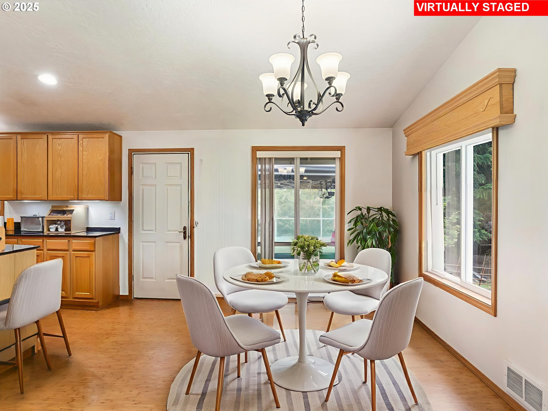 19791 Northeast Sunnycrest Road Newberg, OR 97132 - Photo 7 of 40