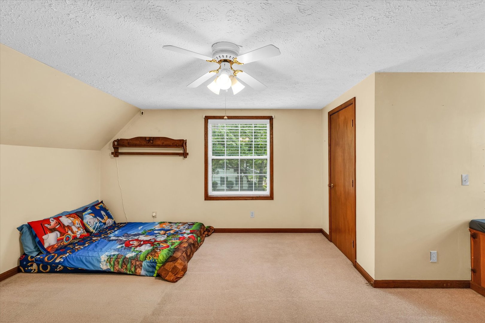 7795 Buttercup Road Weldon, IL 61882 - Photo 24 of 47 a living room with furniture and a window