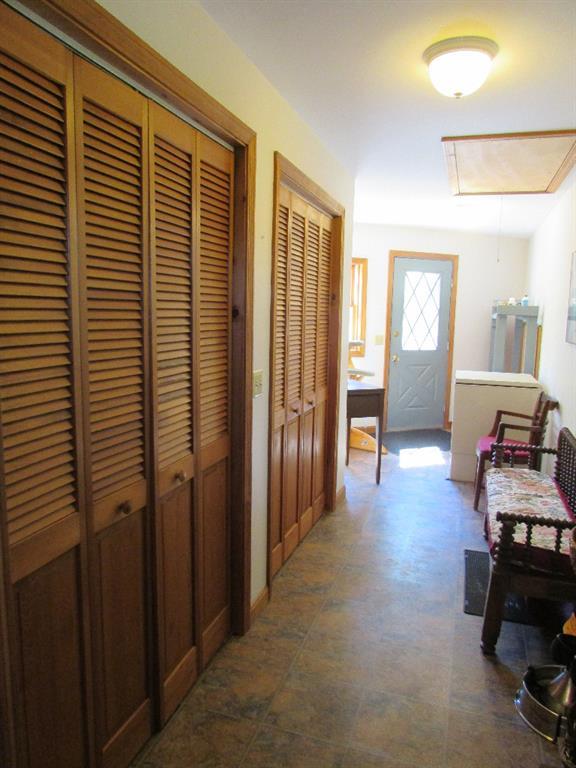 33 Davis Road Vienna, ME 04360 - Photo 18 of 27 Mudroom/Entry