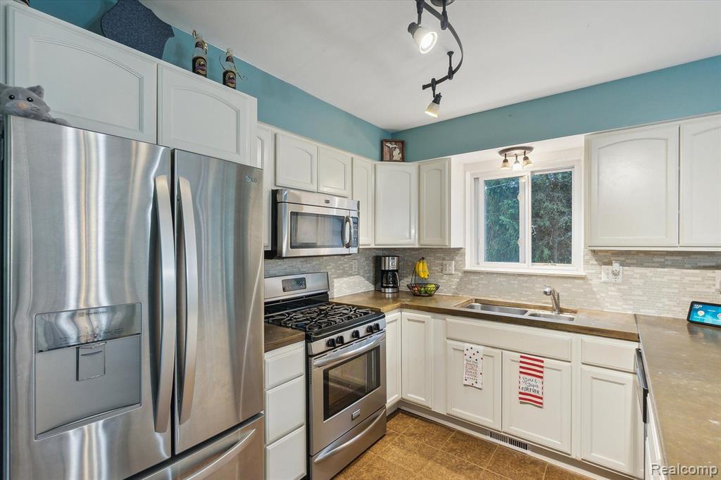 3005 West Commerce Road Milford, MI 48380 - Photo 14 of 54 Gallery Image 14