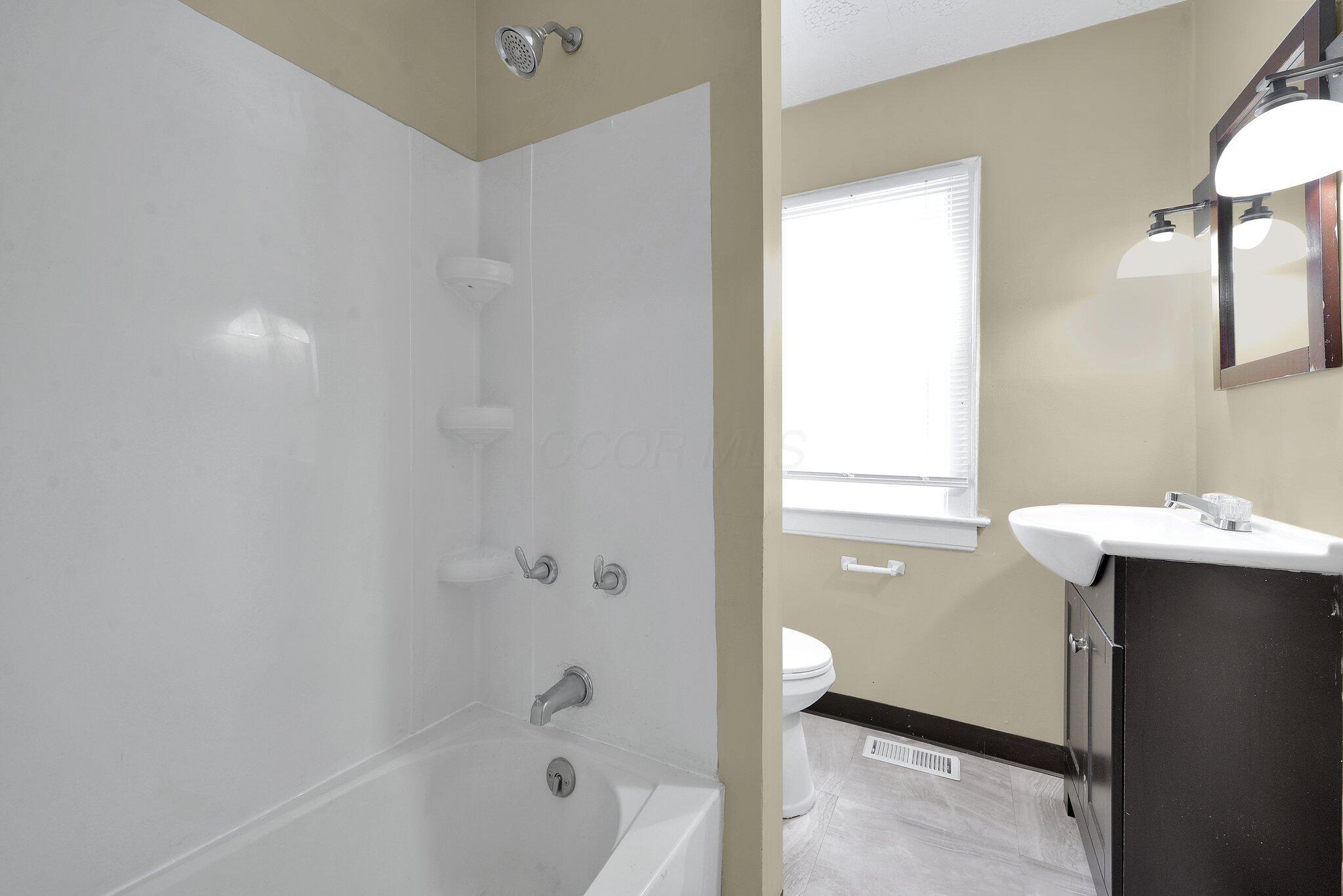 898-900 Berkeley Road Columbus, OH 43206 - Photo 38 of 55 38-web-or-mls-898-berkeley-rd