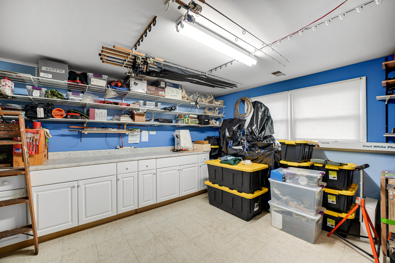 920 Harrison Lane Hoffman Estates, IL 60192 - Photo 19 of 26 a room with storage and utility