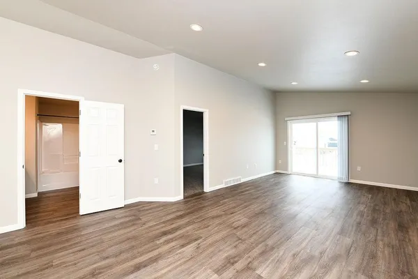 $319,900 | 7250 30th Street South, Fargo, ND 58104