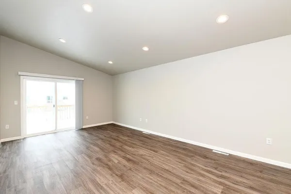 $319,900 | 7250 30th Street South, Fargo, ND 58104