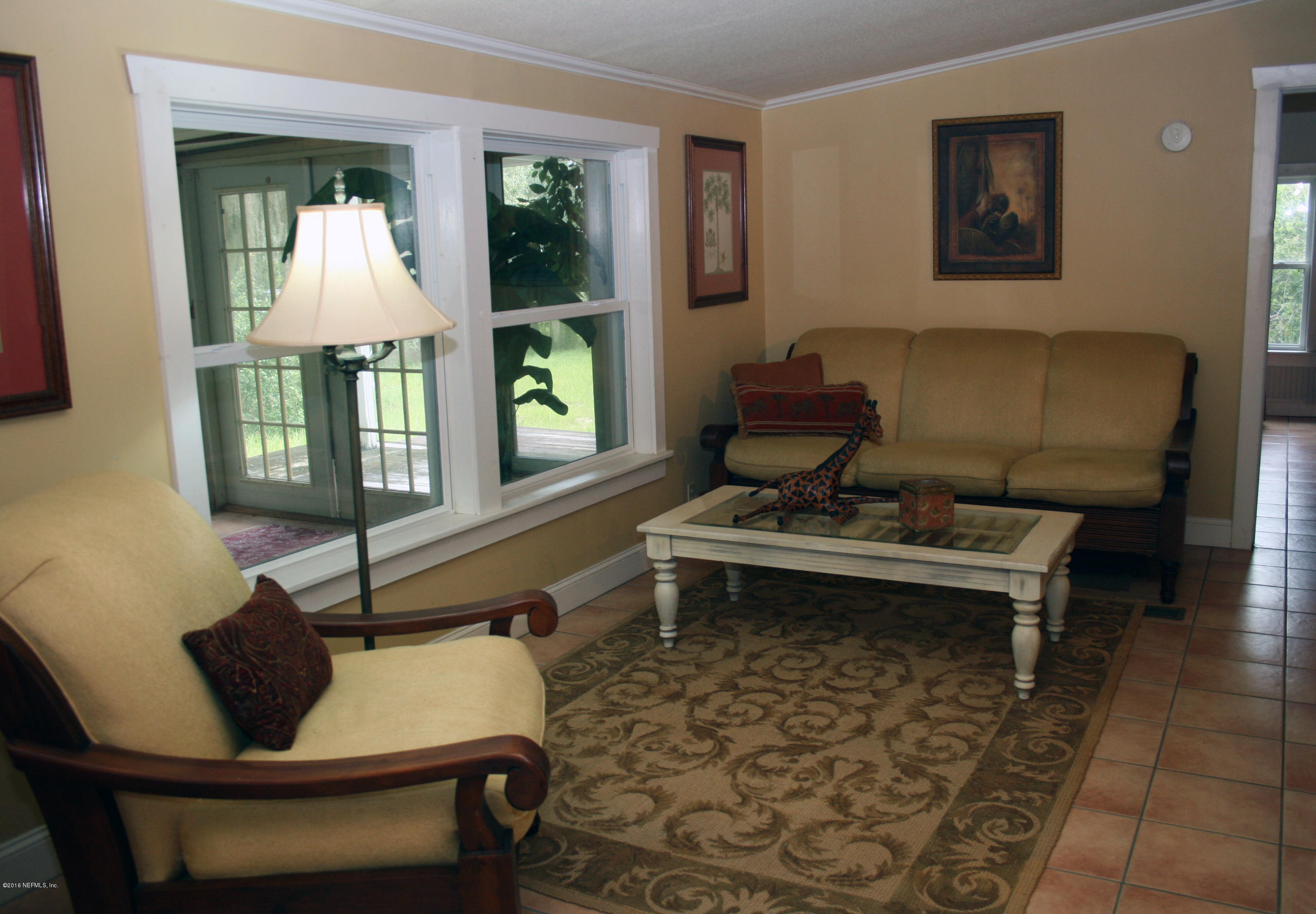 225 Clear Lake Road Crescent City, FL 32112 - Photo 8 of 19 225Living Room w Windows