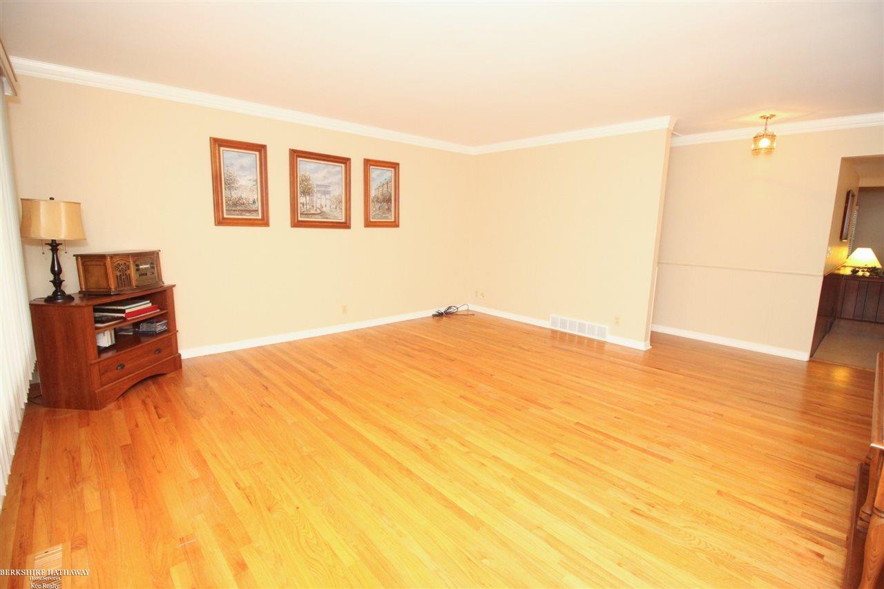 11461 Chicago Road Warren, MI 48093 - Photo 8 of 27 Gallery Image 8