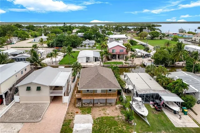 $875,000 | 627 East Palm Avenue, Goodland, FL 34140