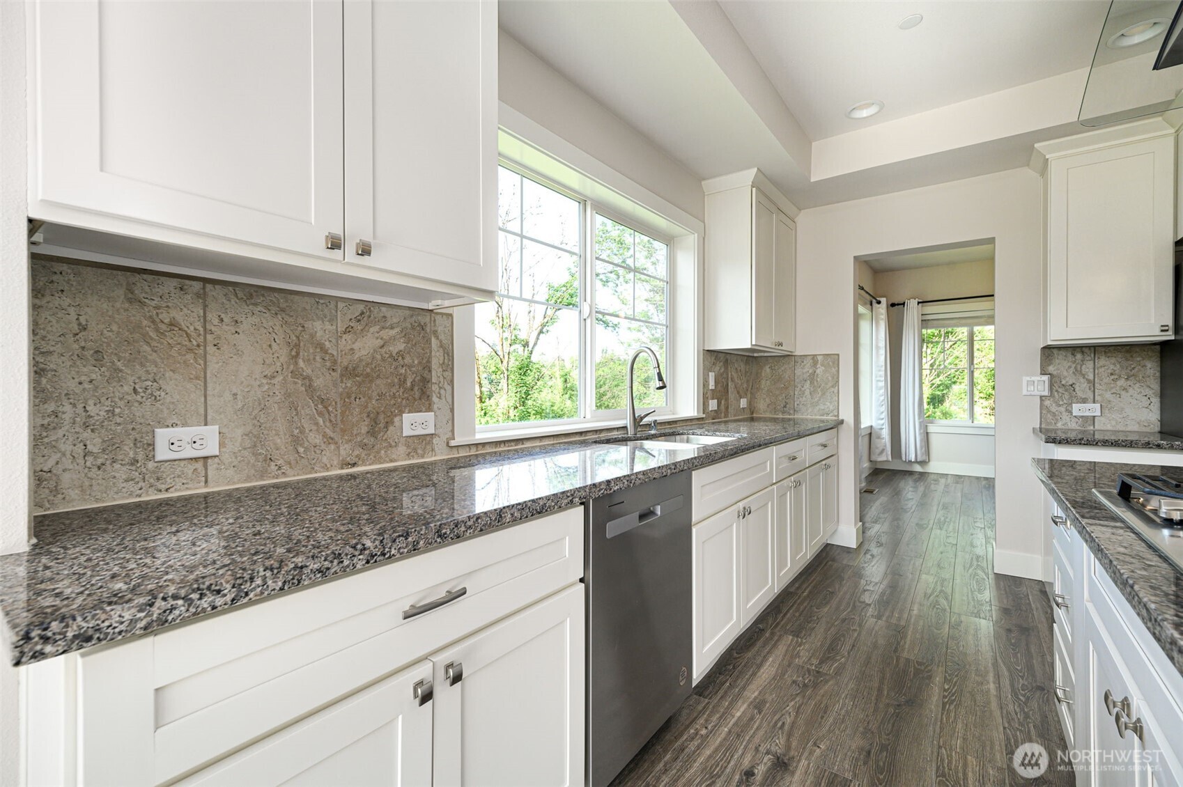 7663 South 132nd Street Seattle, WA 98178 - Photo 12 of 30