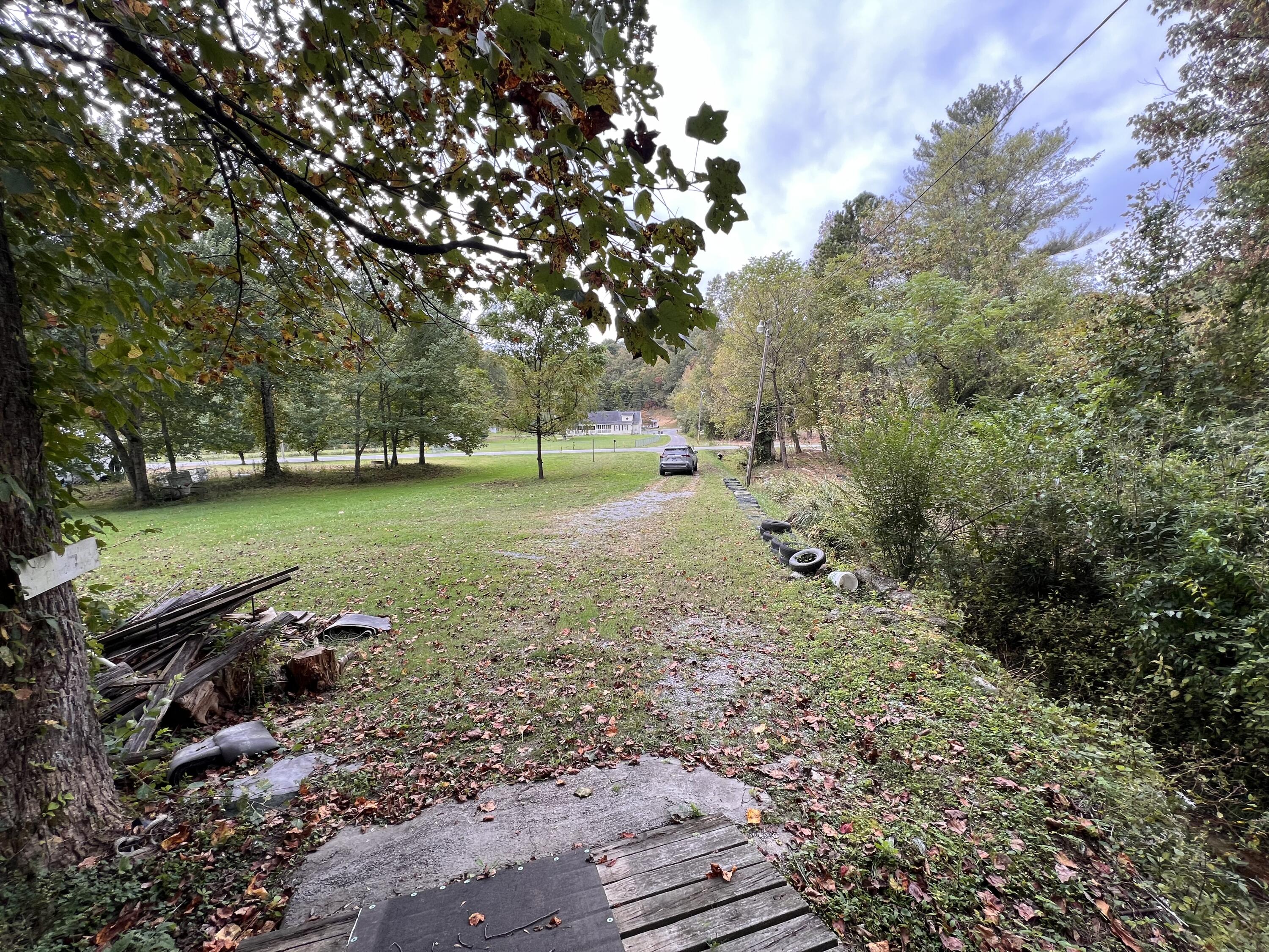 194 Lick Fork Road Middlesboro, KY 40965 - Photo 7 of 25 99E711D3-F39B-4D01-B4AB-CC4E2B72B8DB