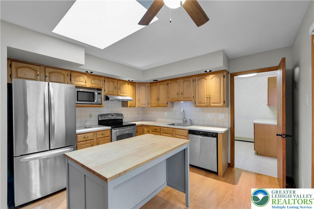 139 Johnny Bee Road Dingmans Ferry, PA 18328 - Photo 23 of 51