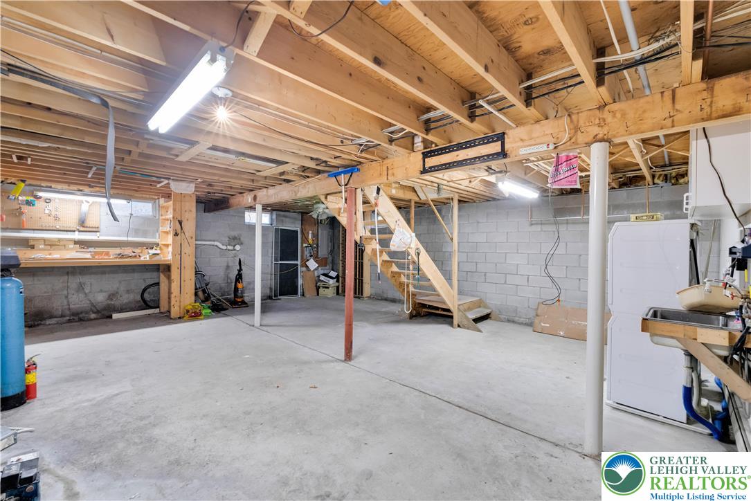 139 Johnny Bee Road Dingmans Ferry, PA 18328 - Photo 41 of 51 a view of a room with gym equipment