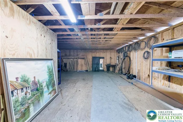 $450,000 | 139 Johnny Bee Road, Dingmans Ferry, PA 18328