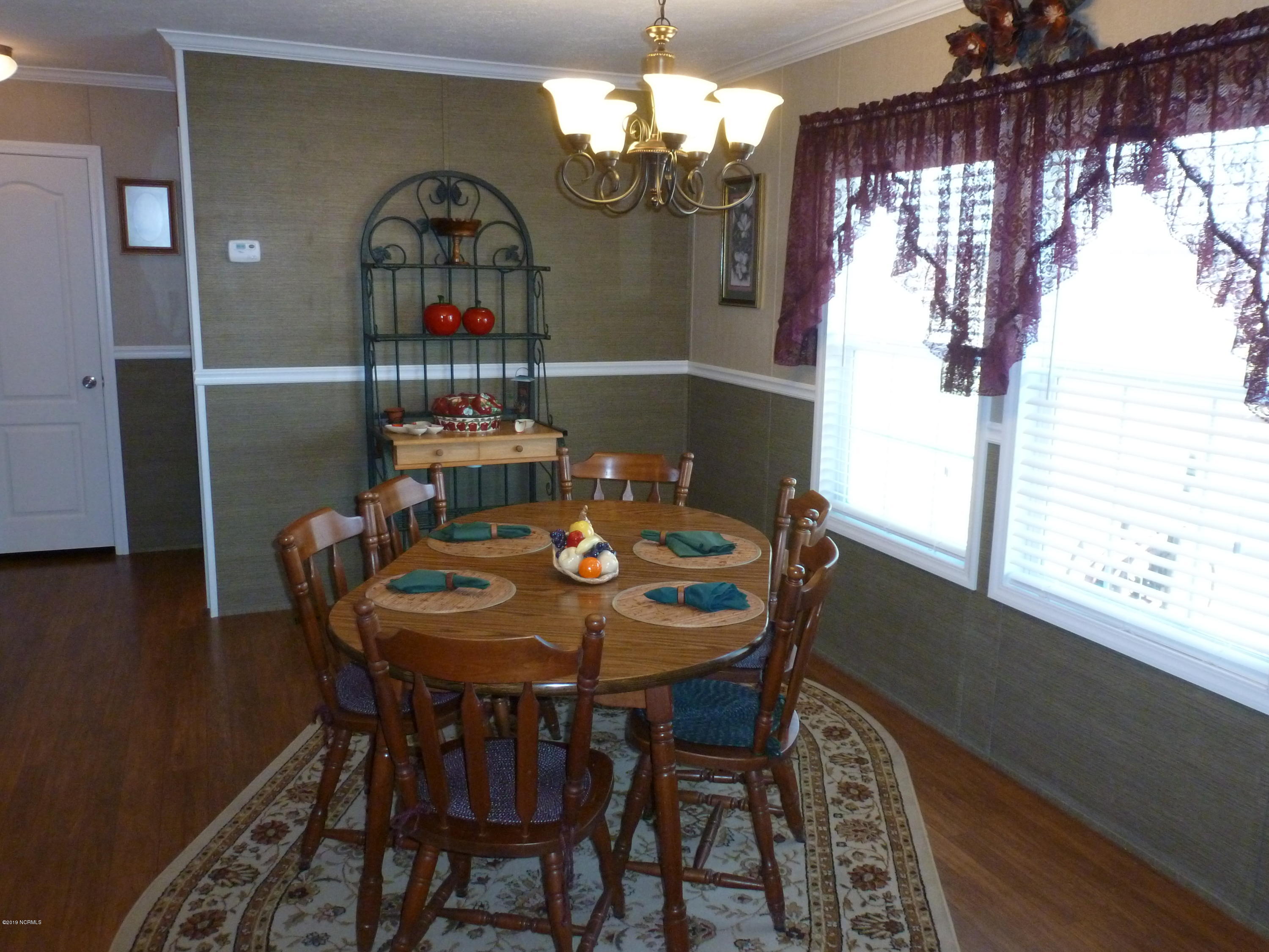 2525 Old Brick Road Vanceboro, NC 28586 - Photo 16 of 28 Dining Room