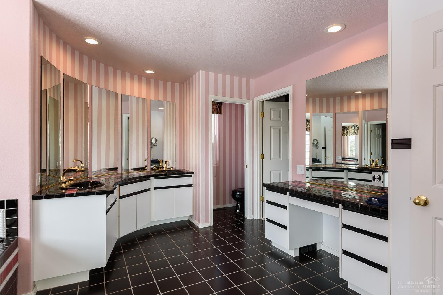 65174 High Ridge Drive Bend, OR 97703 - Photo 13 of 24 Additional Photo