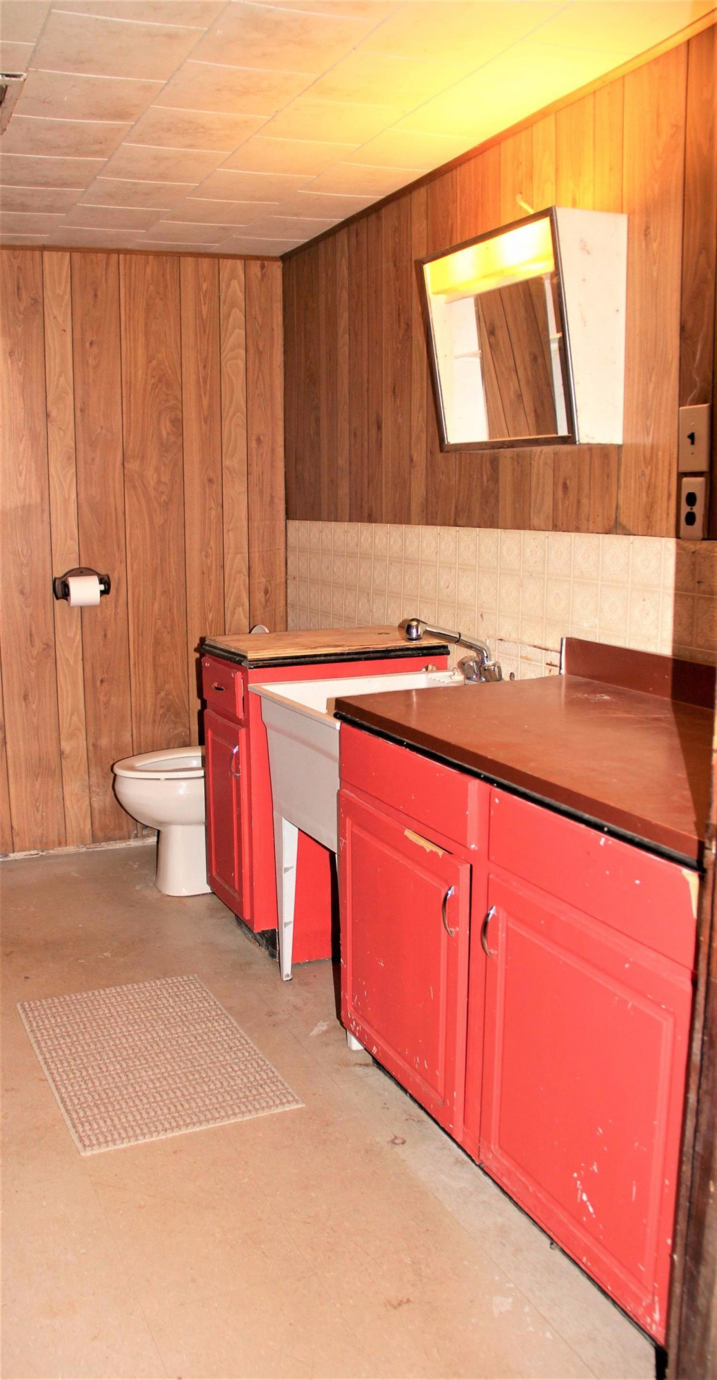 8065 Campton Road Stanton, KY 40380 - Photo 21 of 44 Full bath in shop building.