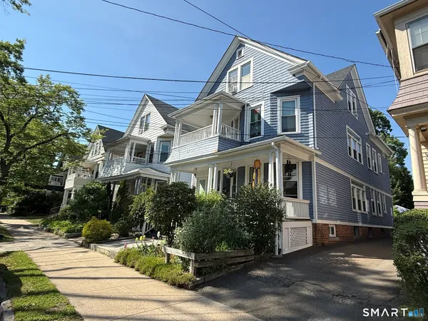 $2,200 | 253 Willow Street, New Haven, CT 06511