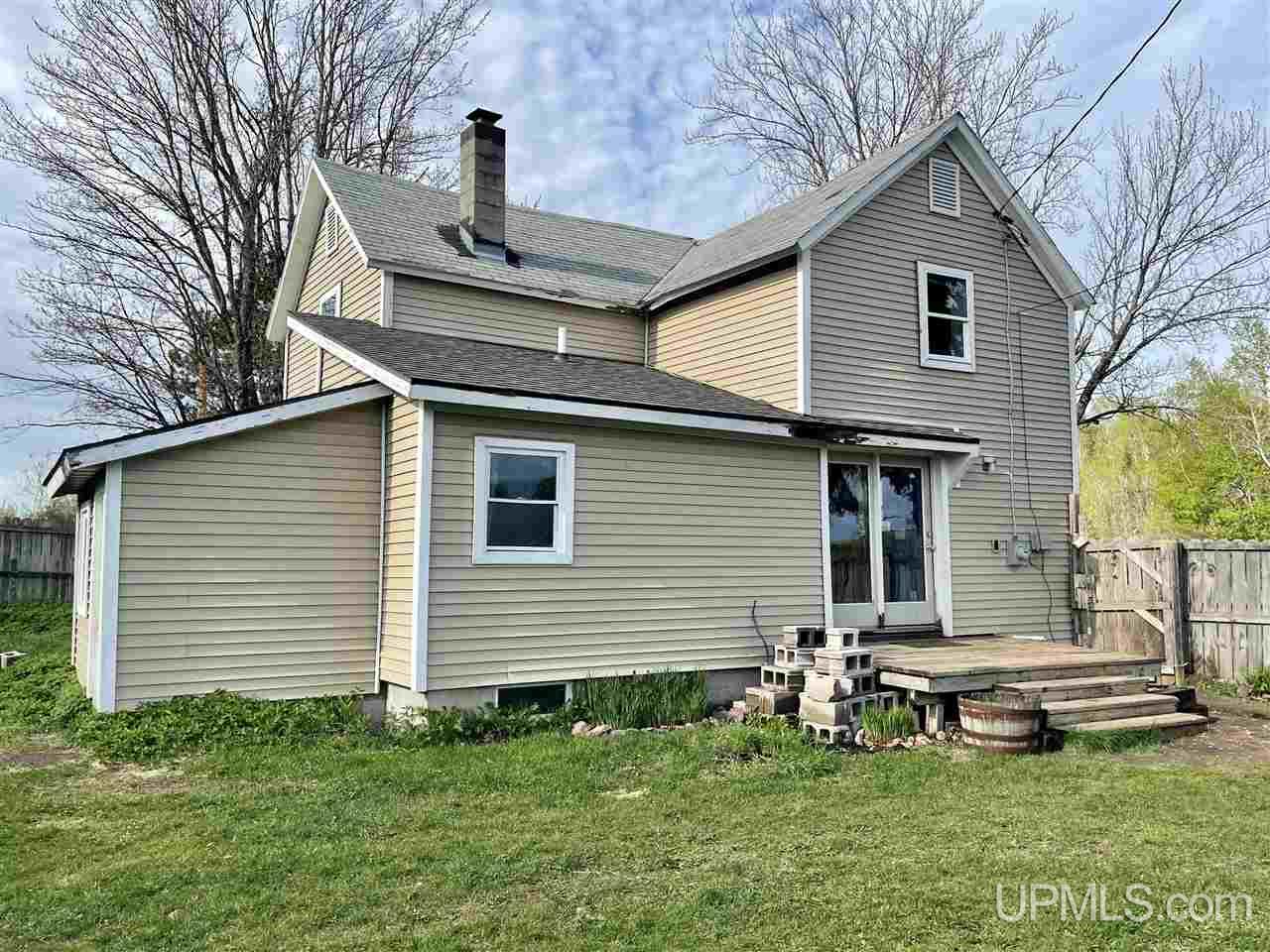 401 Excelsior Street Ishpeming, MI 49849 - Photo 2 of 27
