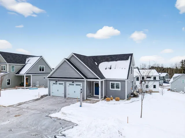 $899,999 | 12 Waxwing Lane, Unit 49, Falmouth, ME 04105