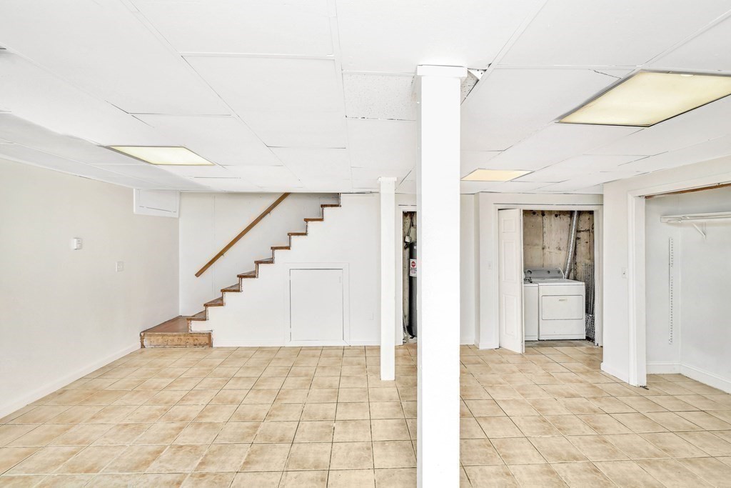 68 Marginal Street, Unit A Boston, MA 02128 - Photo 12 of 21 a view of entryway and hall