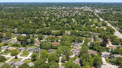 $499,999 | 18-w088 Claremont Drive, Darien, IL 60561